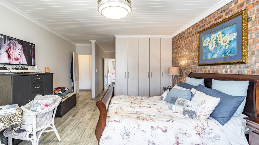 3 Bedroom Property for Sale in Yzerfontein Western Cape